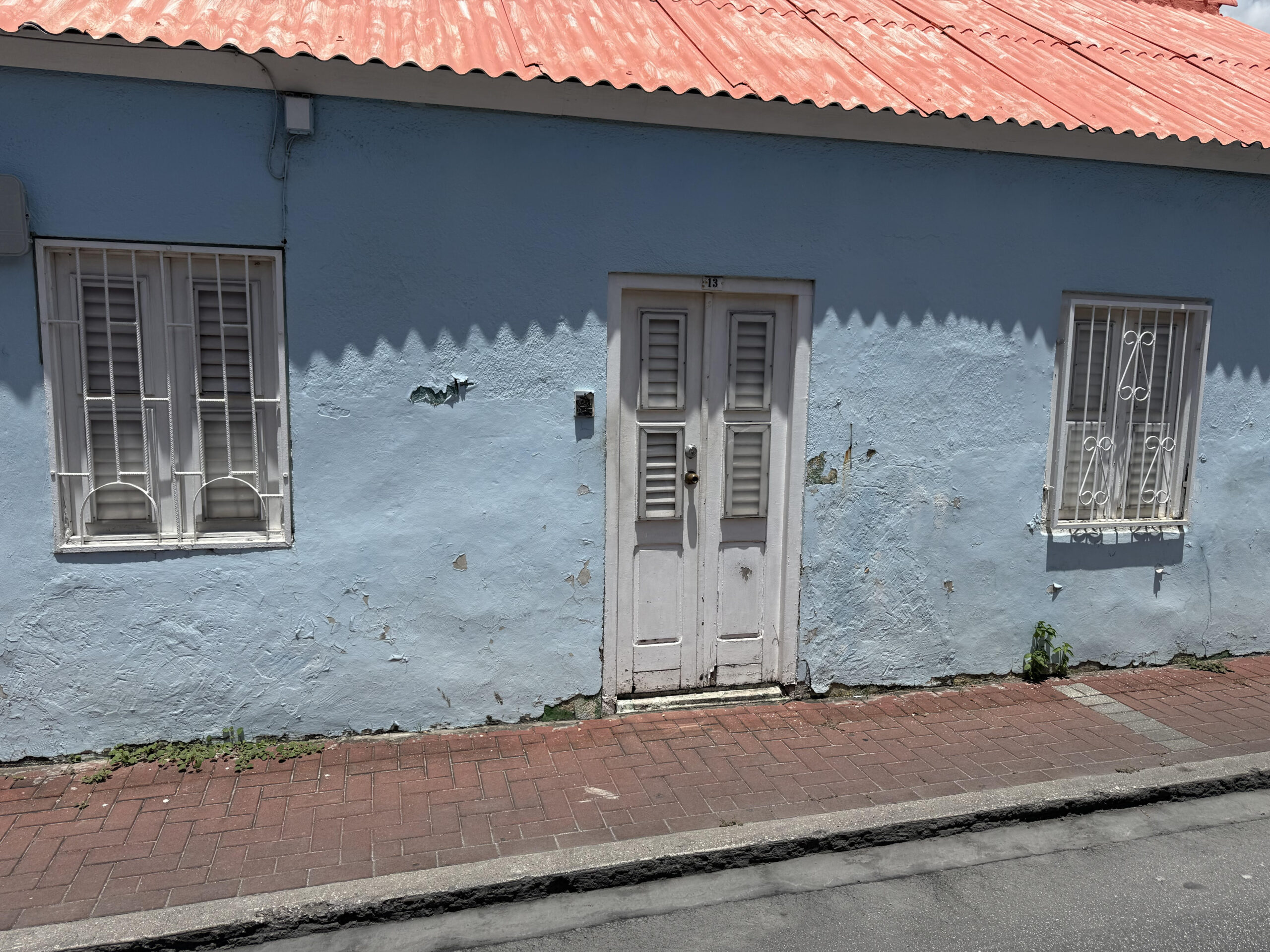 Tienda Pe Djen Kortijnweg